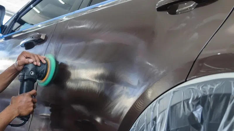 Prendersi cura dell'auto in vista della primavera: partiamo con gli esterni