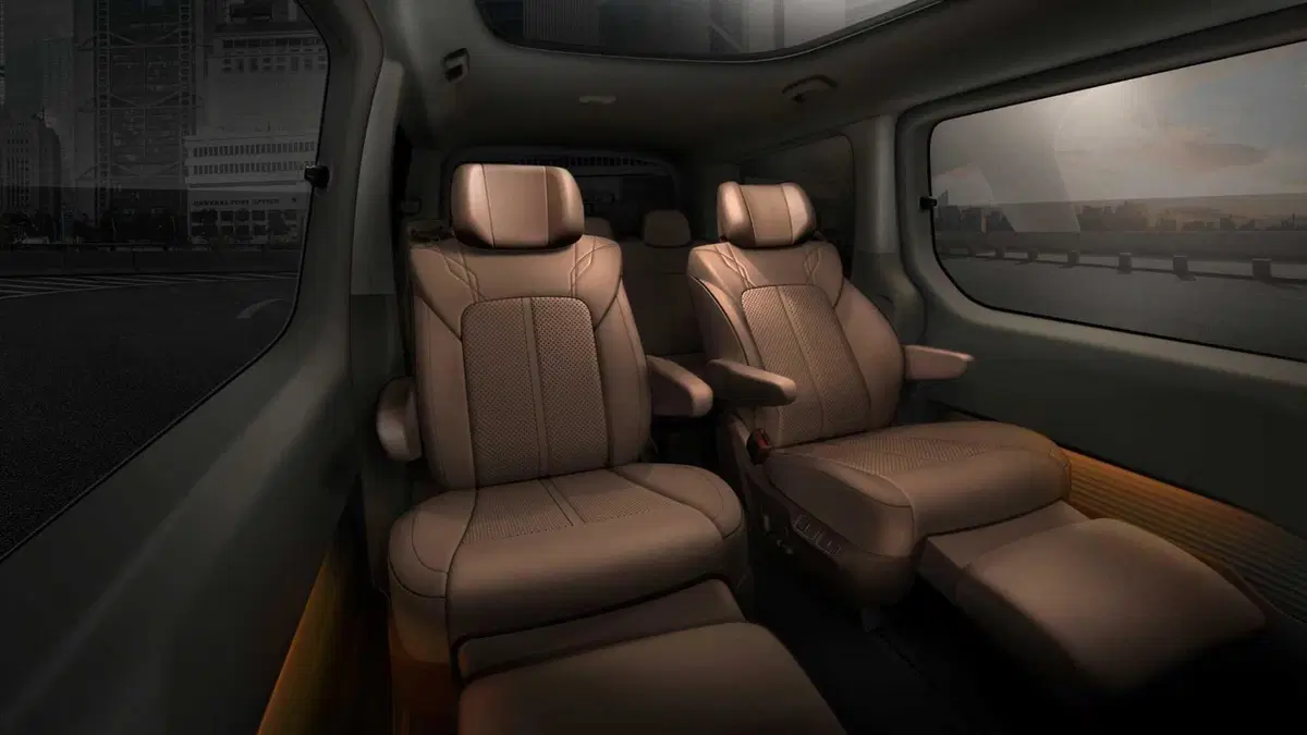 Hyundai Staria 2.2 AT AWD 7 posti Luxury (14)