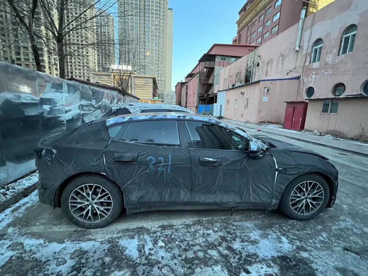 Polestar : la “4” sta per arrivare [Foto Spia] (5)