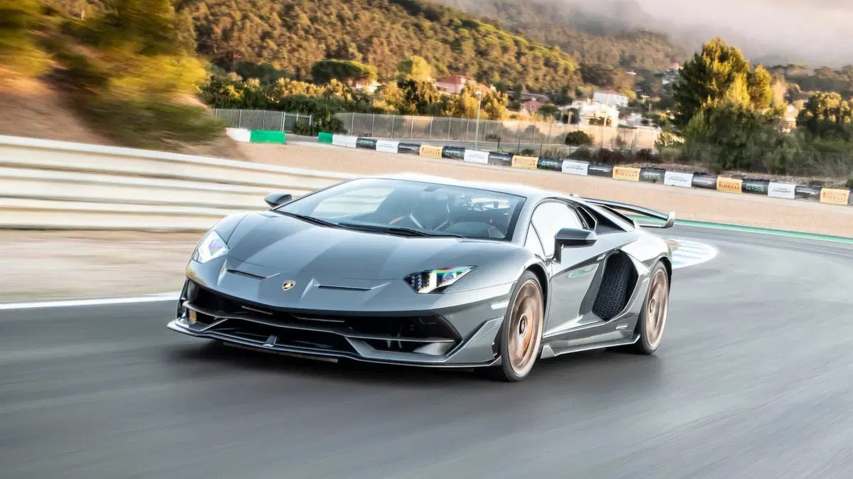 Lamborghini Aventador Coupé SVJ 6.5 V12 (3)