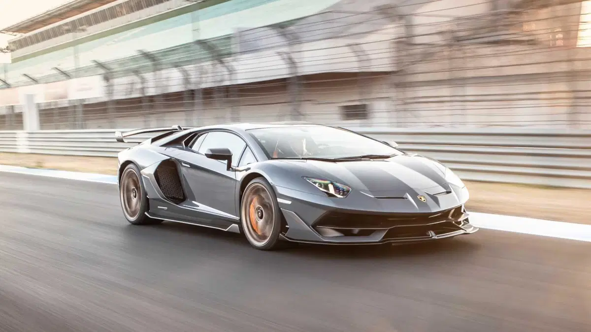 Lamborghini Aventador Coupé SVJ 6.5 V12 (4)