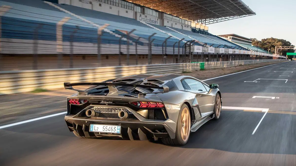Lamborghini Aventador Coupé SVJ 6.5 V12 (5)