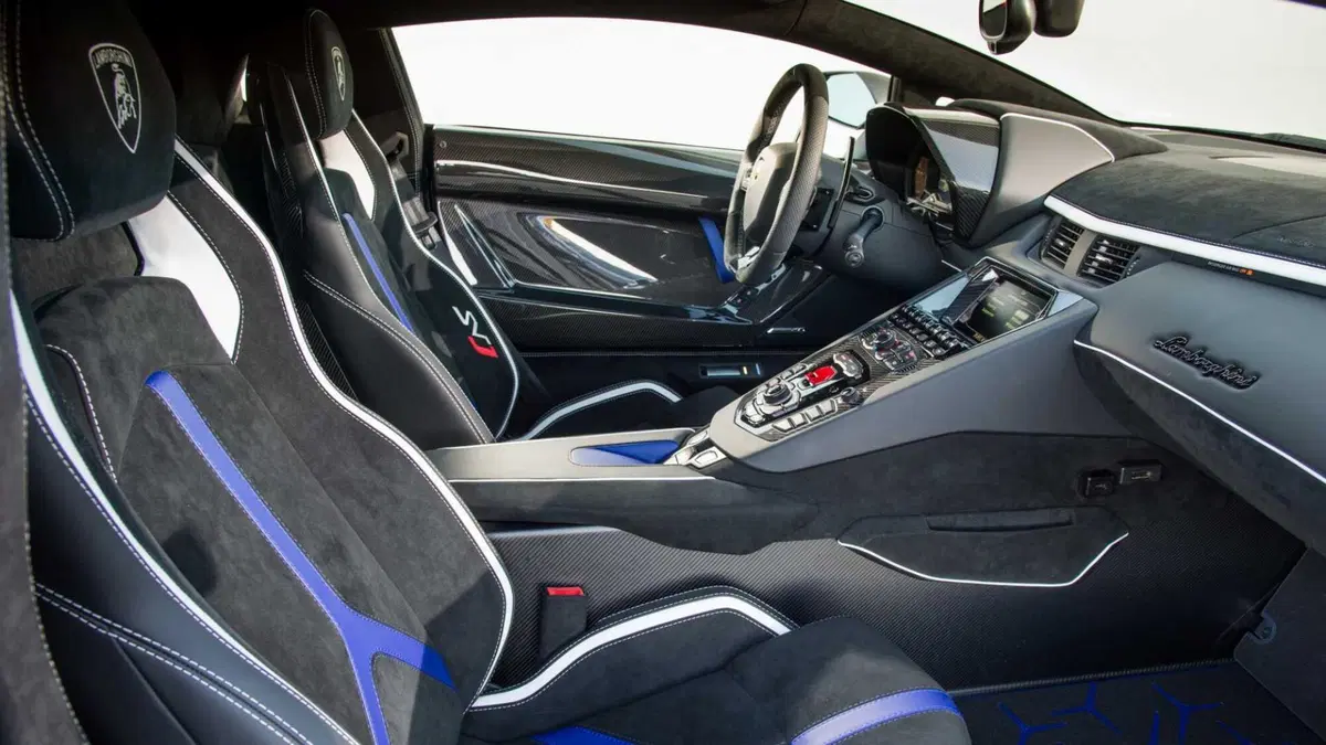 Lamborghini Aventador Coupé SVJ 6.5 V12 (9)