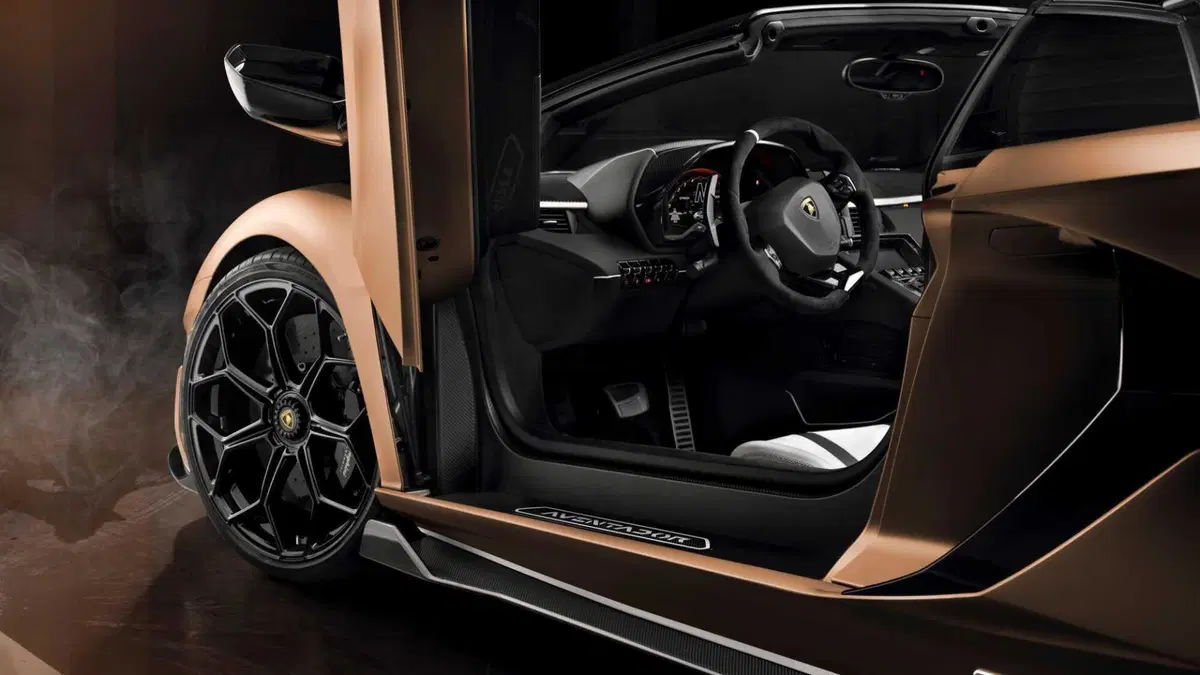 Lamborghini Aventador Cabrio SVJ 6.5 V12 Roadster (10)