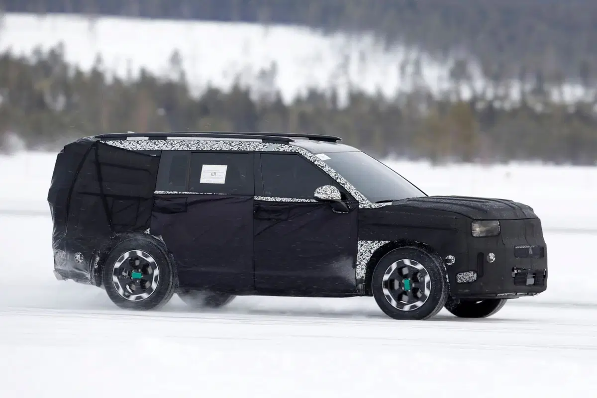 Hyundai Santa Fe, la nuova generazione cambia veste [Foto Spia] (6)
