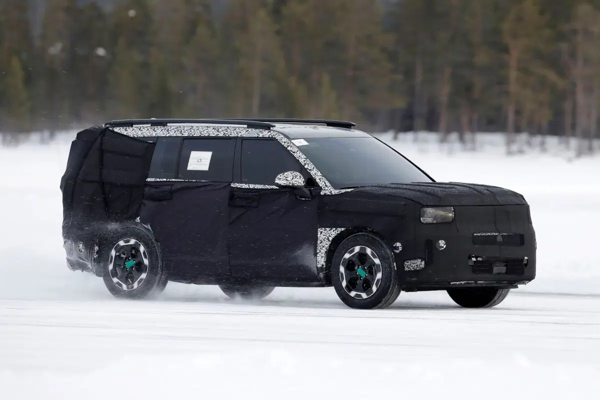Hyundai Santa Fe, la nuova generazione cambia veste [Foto Spia] (11)