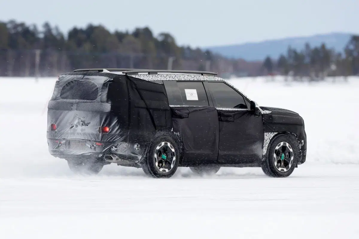 Hyundai Santa Fe, la nuova generazione cambia veste [Foto Spia] (13)