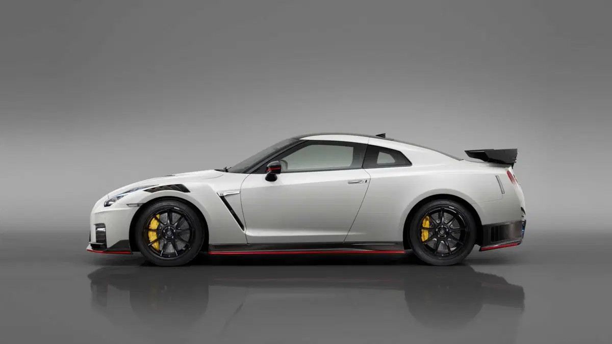 Nissan GT-R 3.8 V6 Nismo (4)
