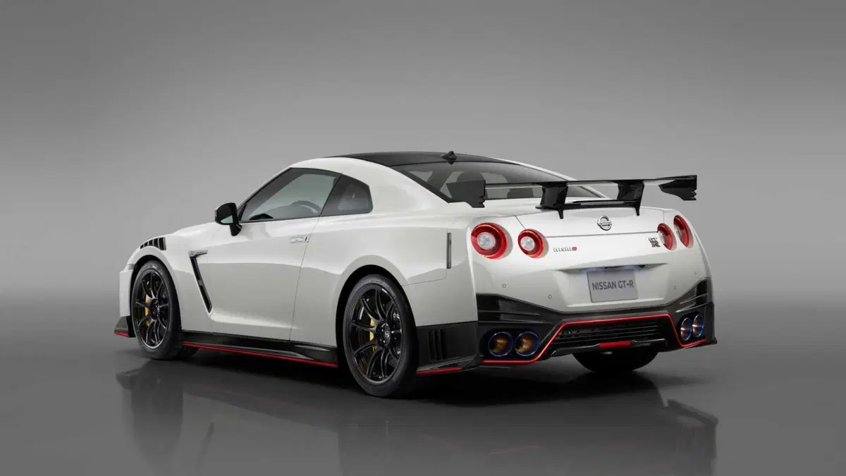 Nissan GT-R 3.8 V6 Nismo (5)
