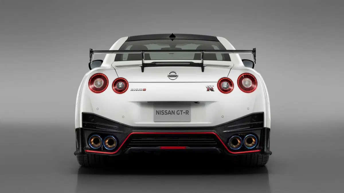 Nissan GT-R 3.8 V6 Nismo (6)