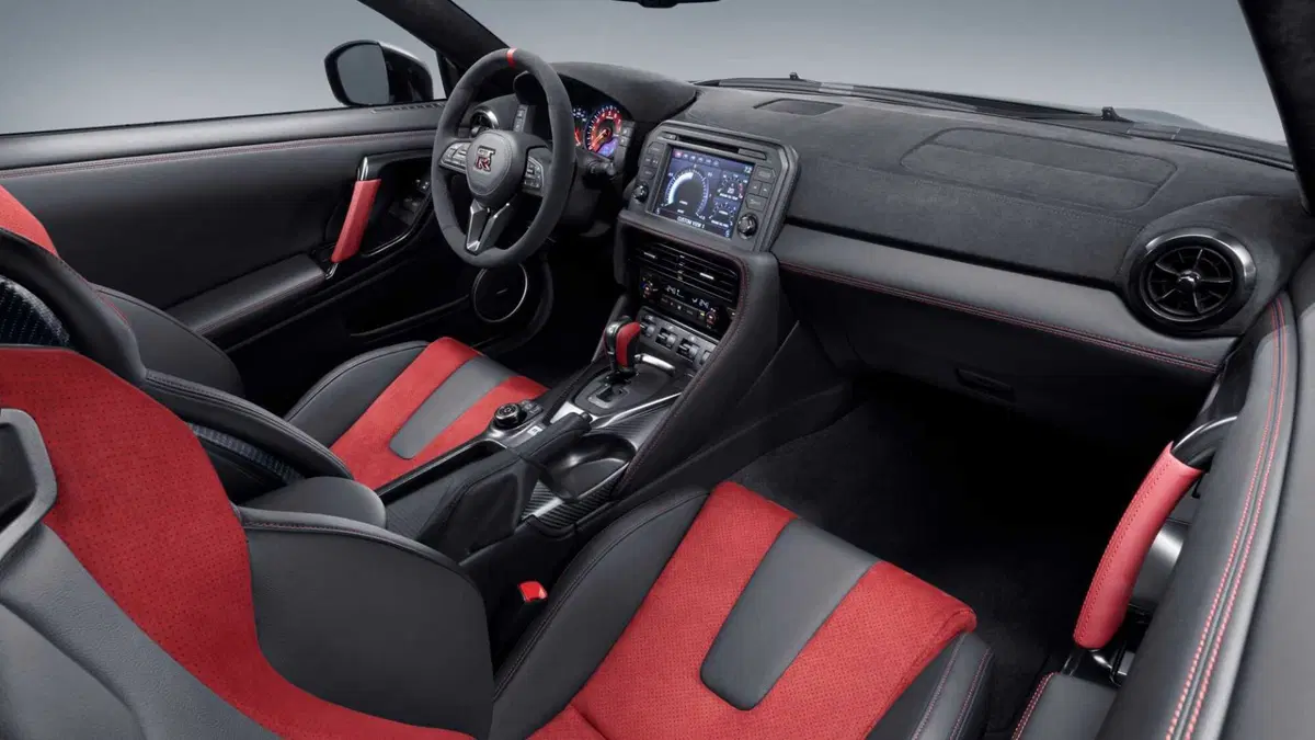Nissan GT-R 3.8 V6 Nismo (7)