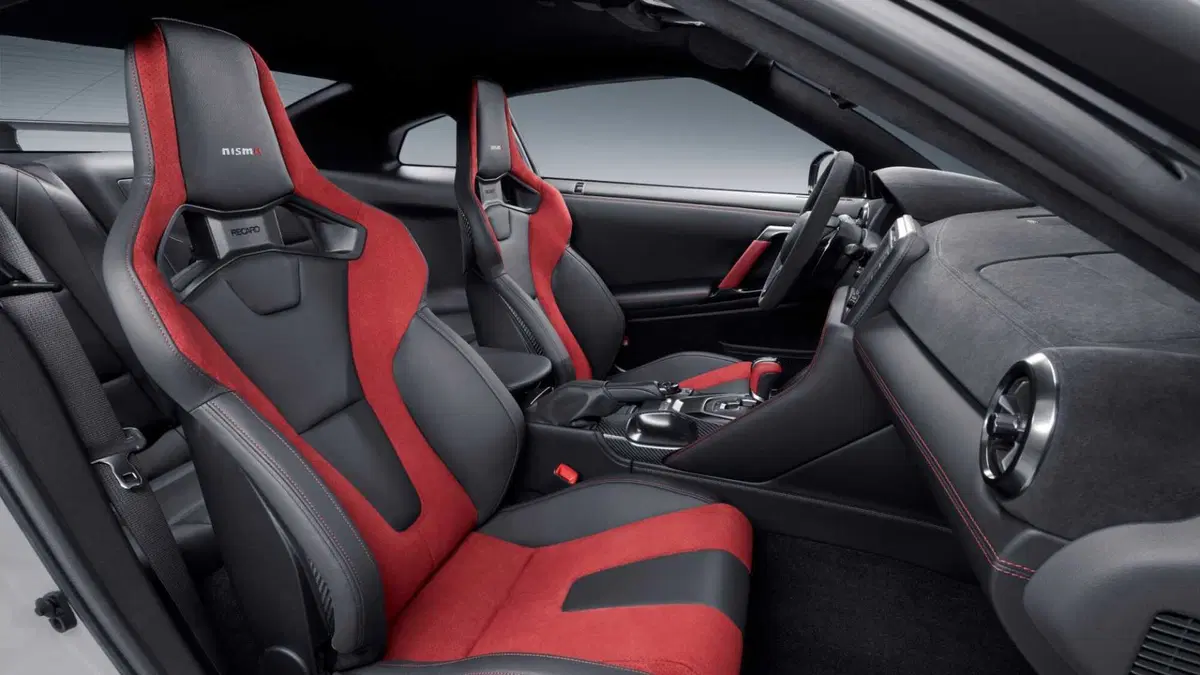 Nissan GT-R 3.8 V6 Nismo (8)