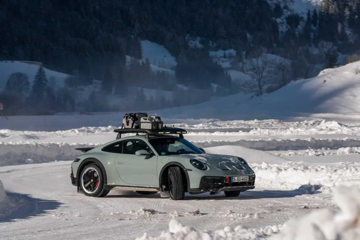 Porsche 911 Dakar: c'è una storia da raccontare, e non è sempre bella (12)