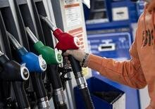 Il bonus benzina ci sarà nel 2023: chi lo può richiedere fra i privati