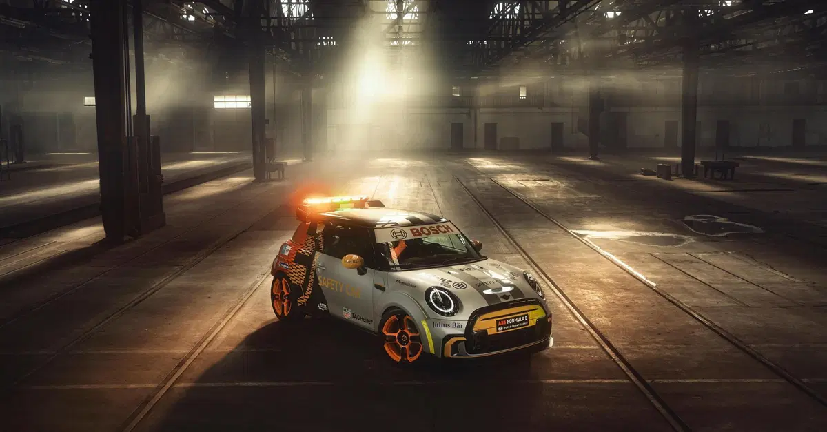MINI John Cooper Works: effetto go-kart con un finanziamento che &egrave; tutto un programma: Adrenalease