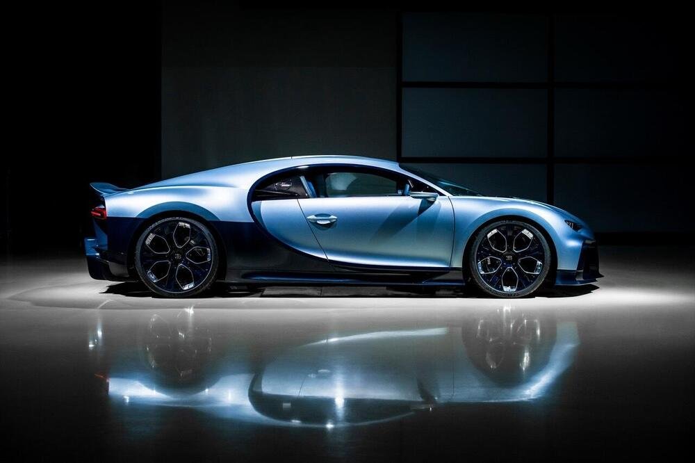 Bugatti Chiron Profil&eacute;e vista laterale