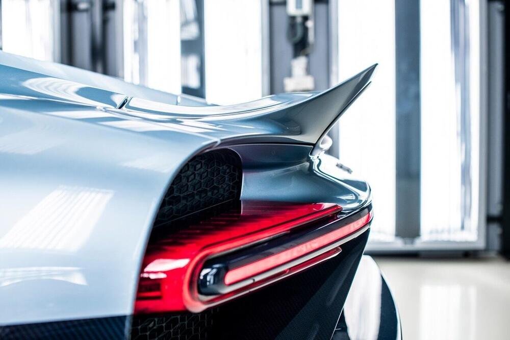 Bugatti Chiron Profil&eacute;e alettone fisso posteriore