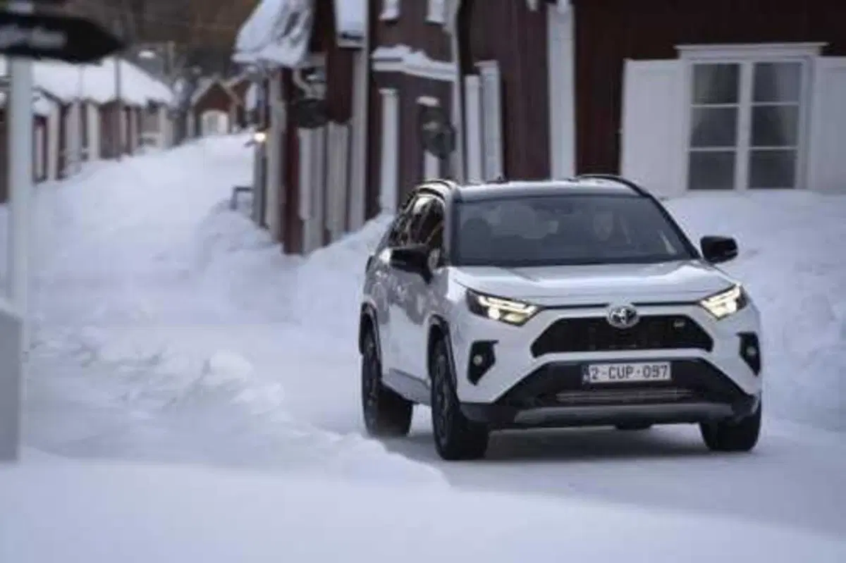 Toyota RAV4 GR Sport: salto in alto, anzi altissimo (11)