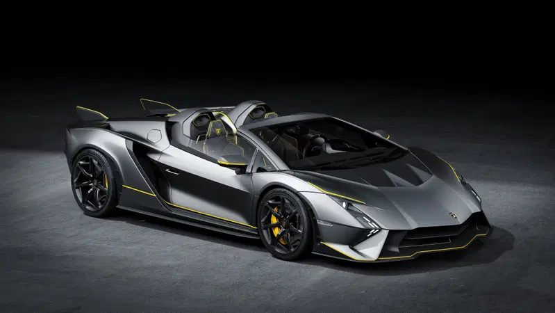 Lamborghini Invencibile e  Aut&eacute;ntica: addio V12 "puro" con questi due esemplari unici