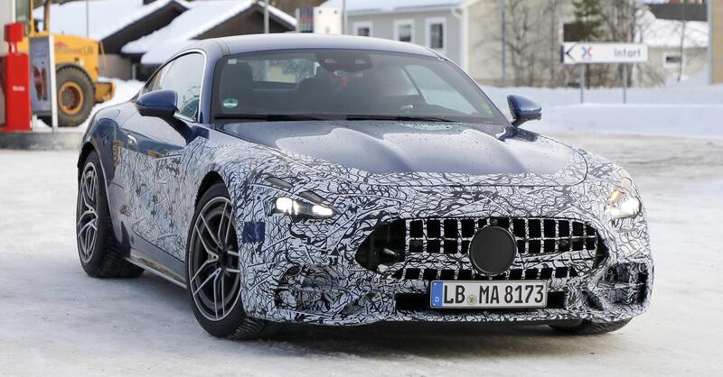 Mercedes AMG GT, il nuovo facelift rinnova la tedesca [Foto Spia]