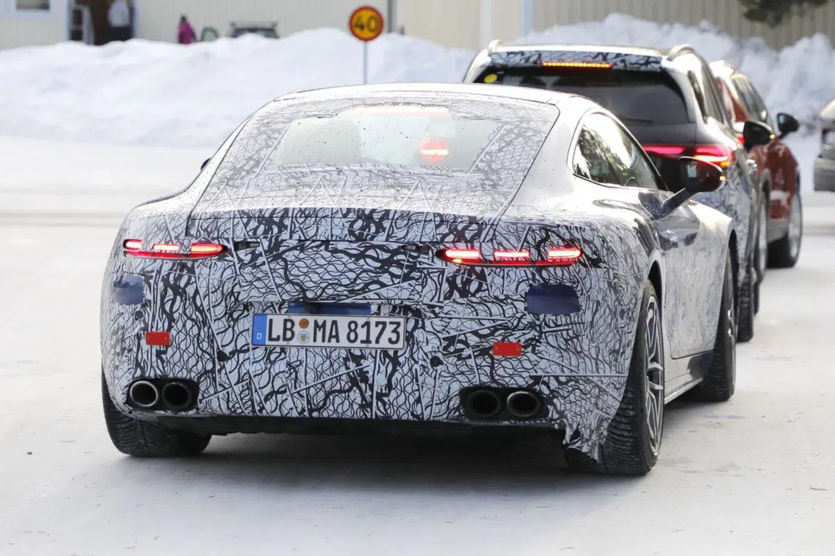 Mercedes AMG GT, il nuovo facelift rinnova la tedesca [Foto Spia] (5)