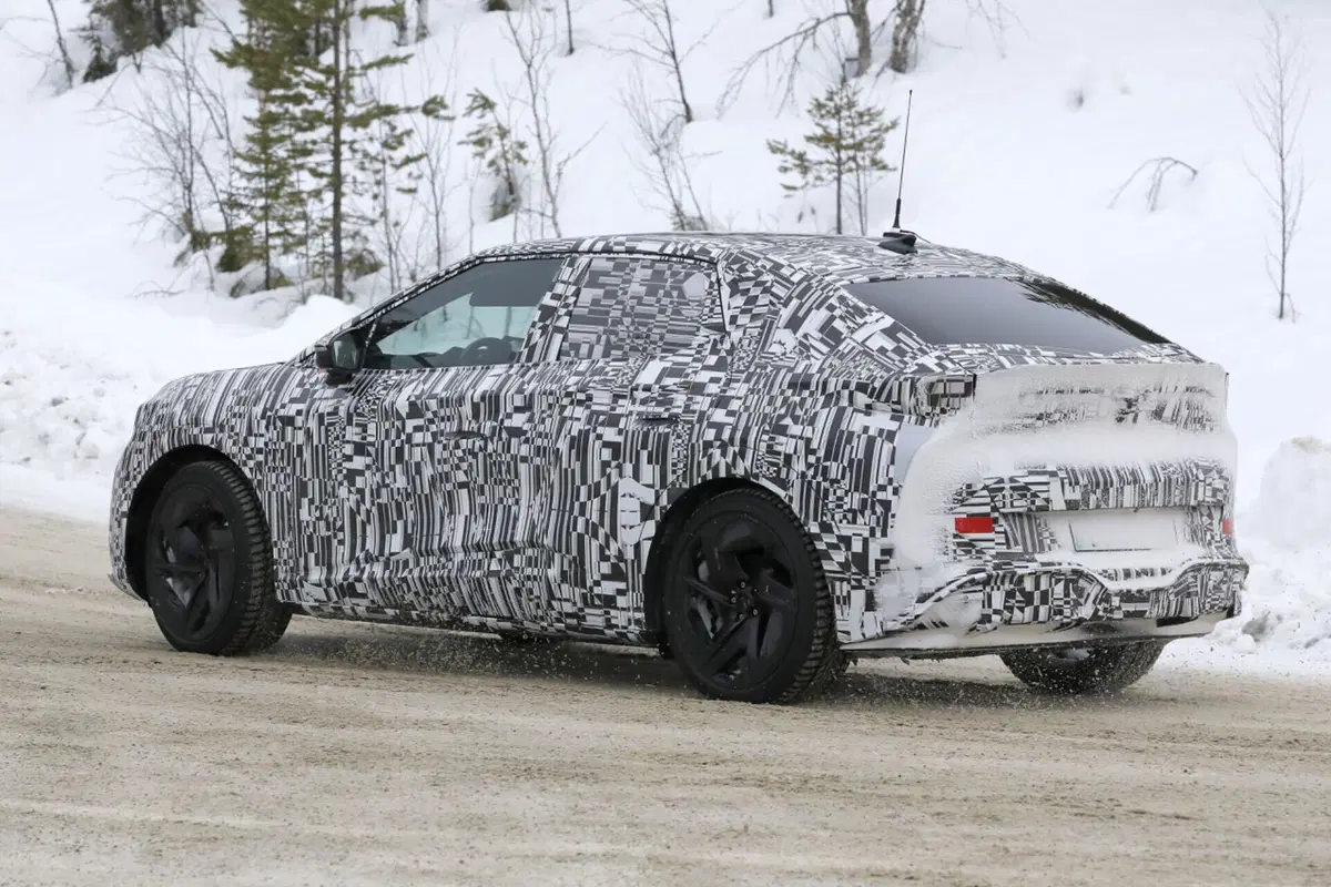 Cupra Tavascan, ecco le foto spia del nuovo suv elettrico