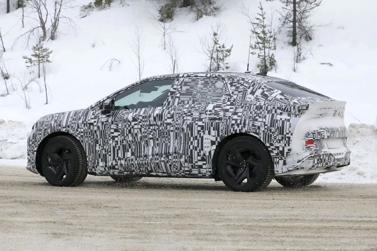 Cupra Tavascan, ecco le foto spia del nuovo suv elettrico (7)