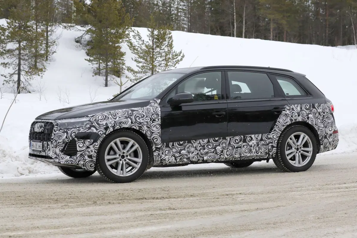 Audi Q7, si rinnova con il nuovo Facelift [Foto Spia Aggiornate] (13)