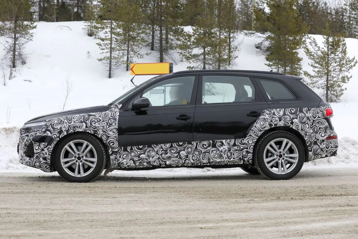 Audi Q7, si rinnova con il nuovo Facelift [Foto Spia Aggiornate] (17)
