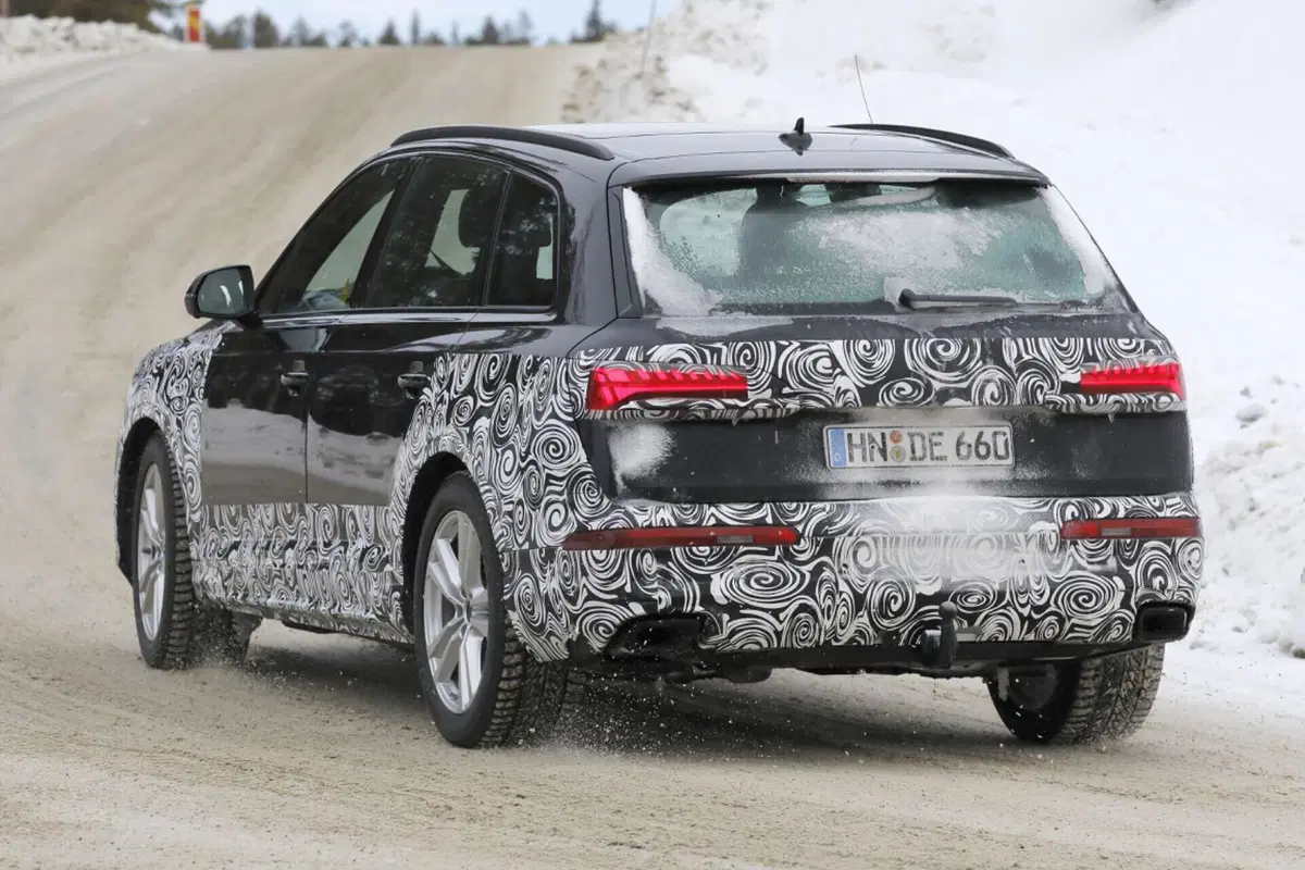 Audi Q7, si rinnova con il nuovo Facelift [Foto Spia Aggiornate] (18)