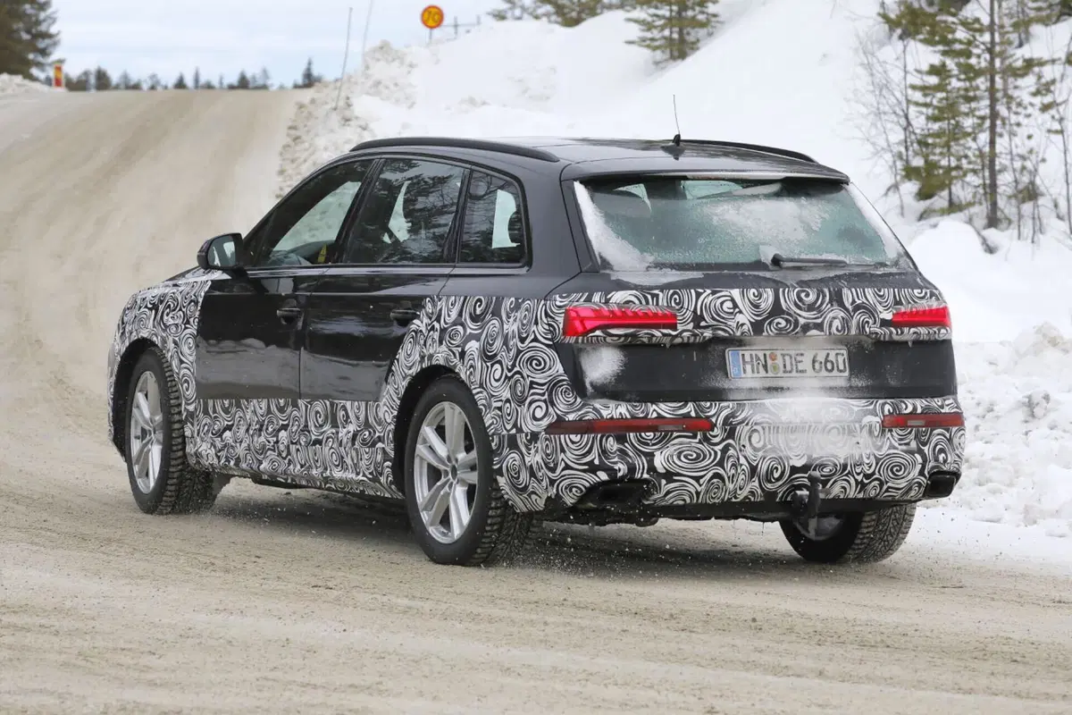 Audi Q7, si rinnova con il nuovo Facelift [Foto Spia Aggiornate] (20)