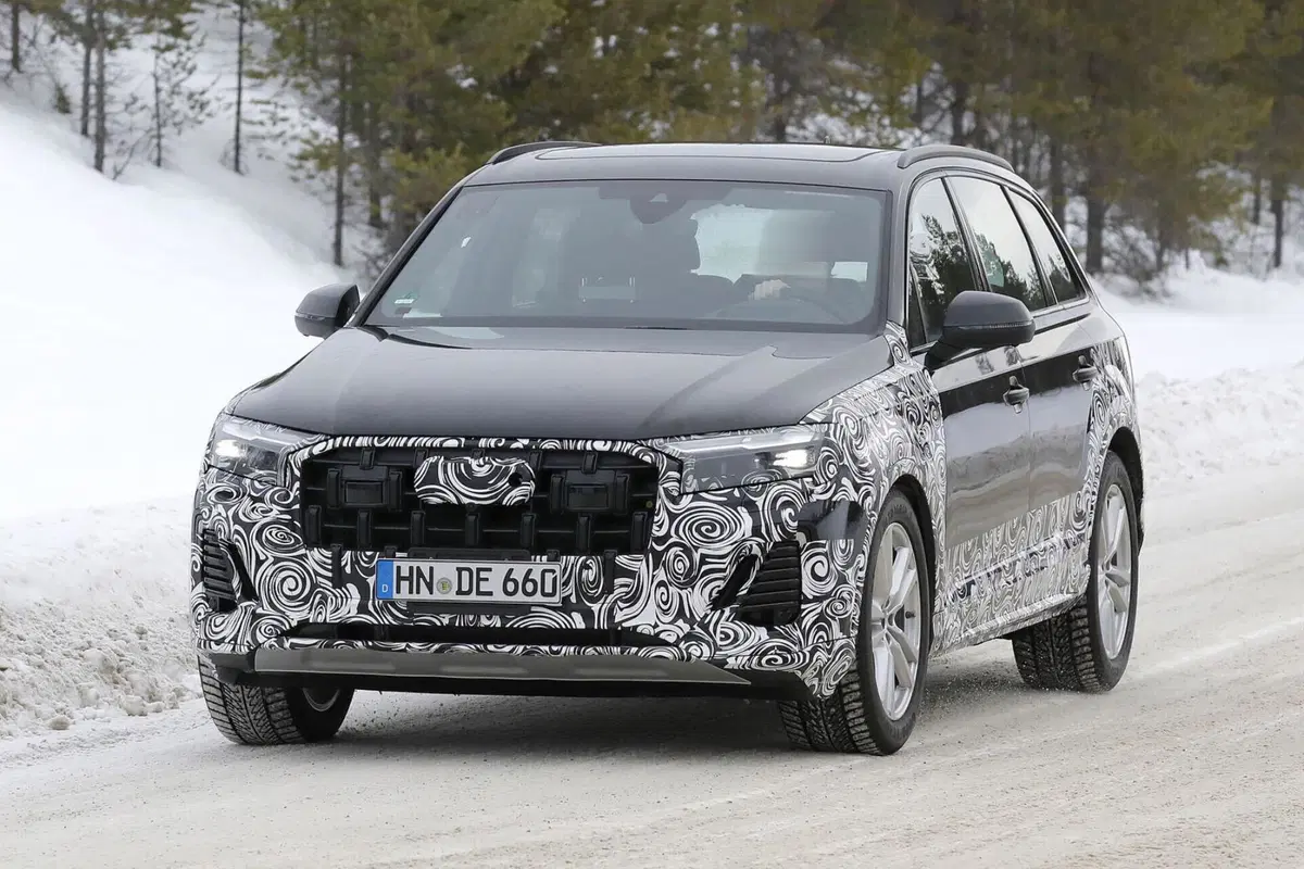 Audi Q7, si rinnova con il nuovo Facelift [Foto Spia Aggiornate] (21)