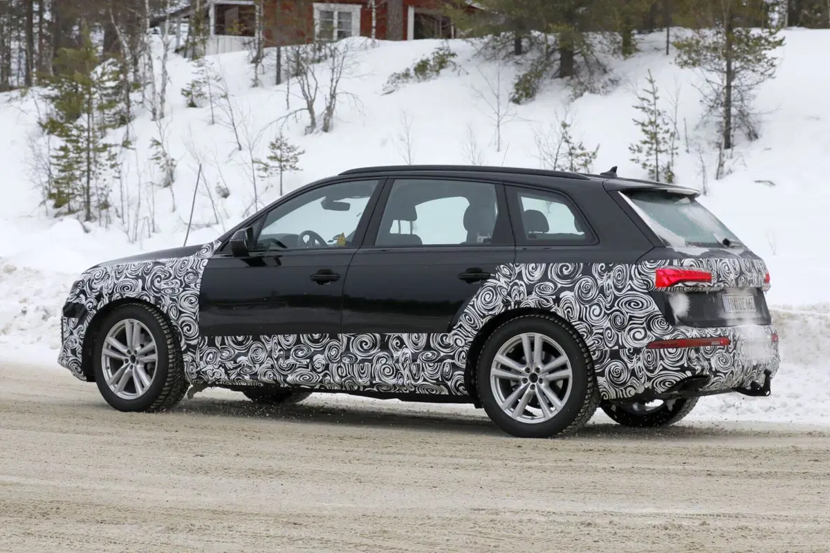 Audi Q7, si rinnova con il nuovo Facelift [Foto Spia Aggiornate] (22)