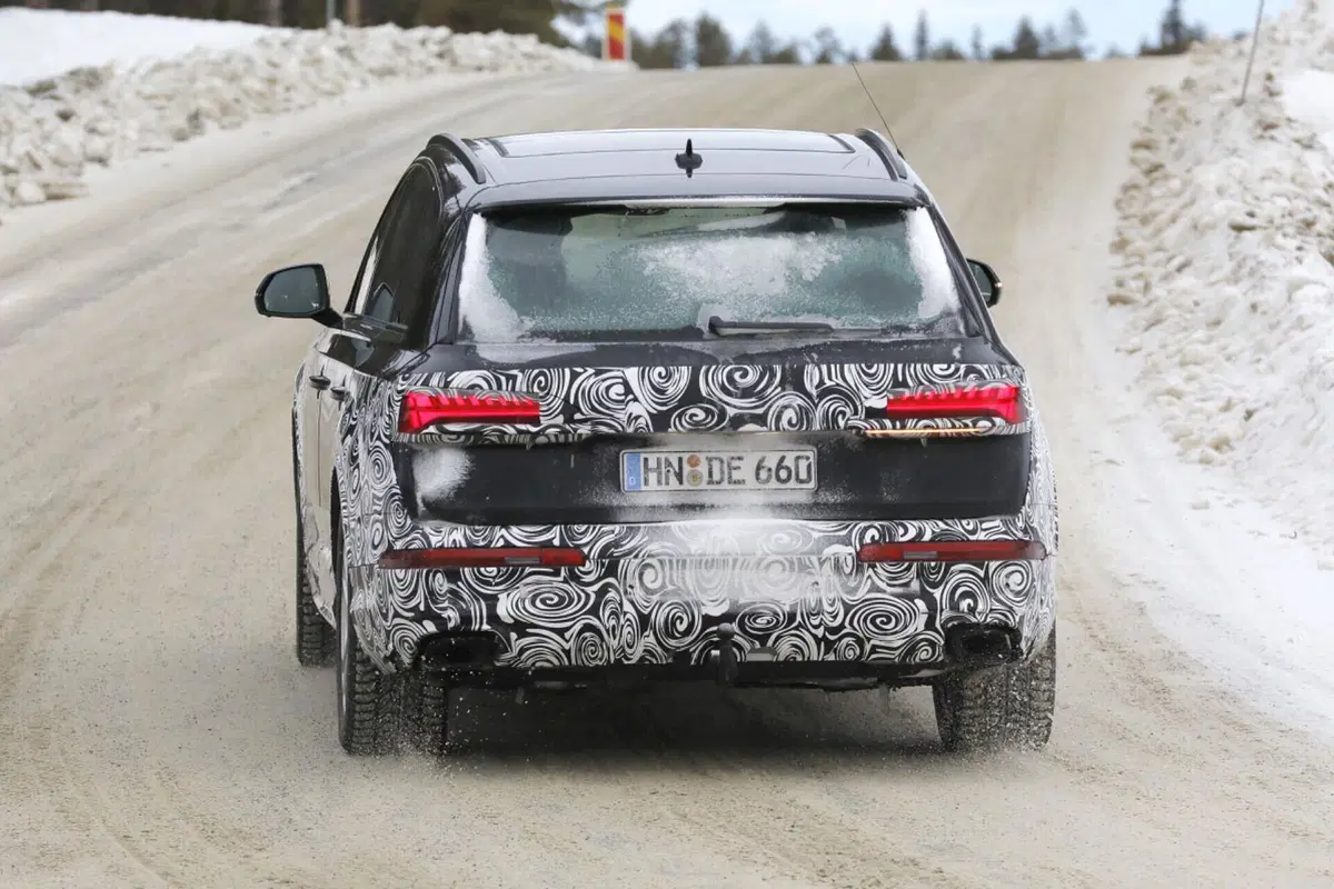 Audi Q7, si rinnova con il nuovo Facelift [Foto Spia Aggiornate] (23)