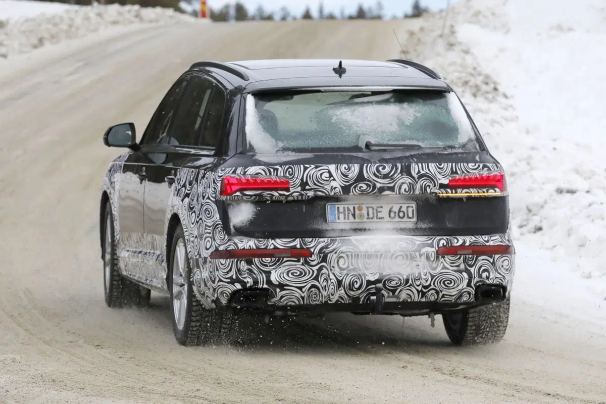 Audi Q7, si rinnova con il nuovo Facelift [Foto Spia Aggiornate] (25)