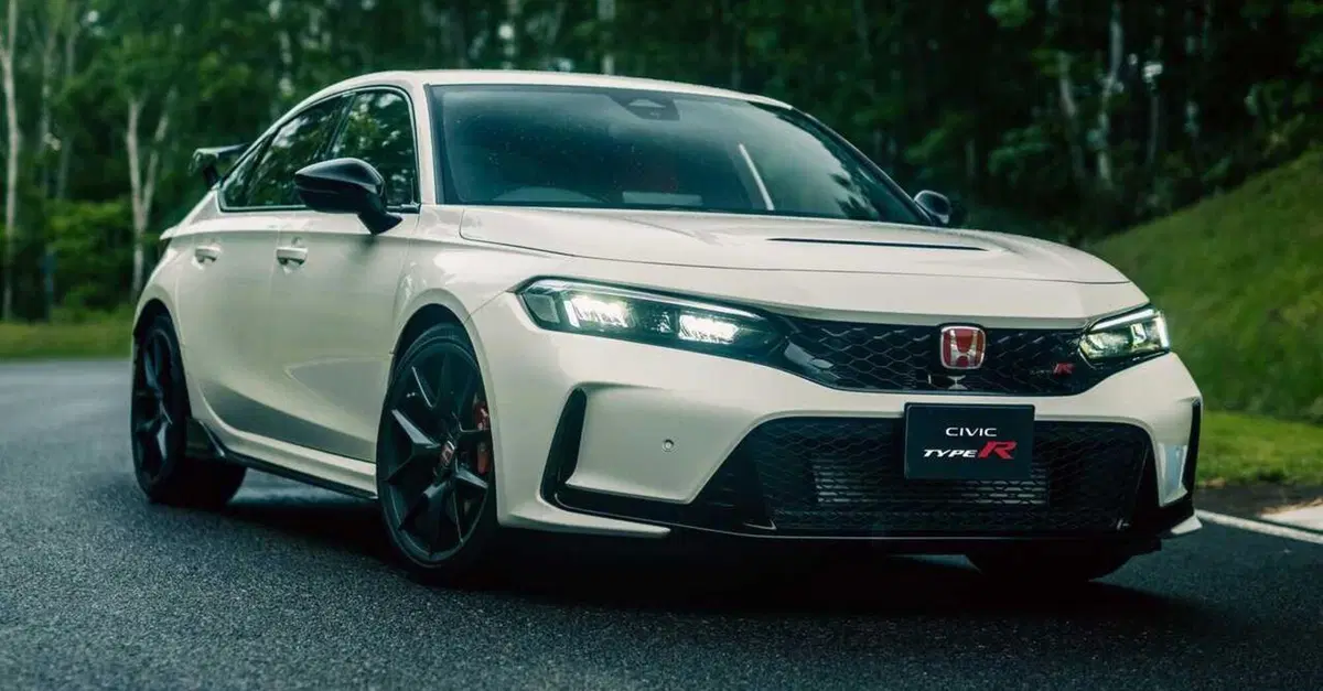 Il giro di pista della nuova Honda Civic Type R 2023: al top per Car &amp; Driver