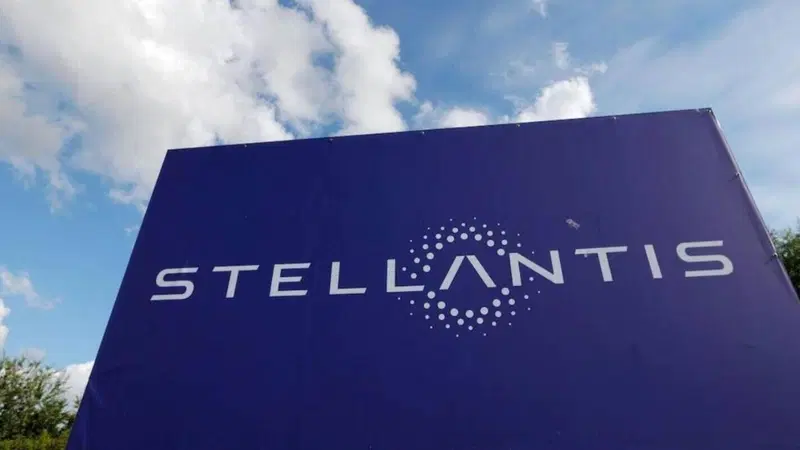 Stellantis, Melfi: il tuo lavoro non esiste pi&ugrave;, stai a casa o torna "sulla linea"