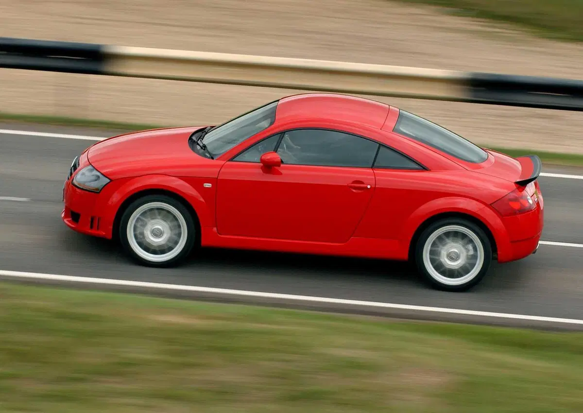 La salutiamo con rispetto: Audi TT, addio dopo 25 anni, ma 5 italiani avranno l'ultima (3)