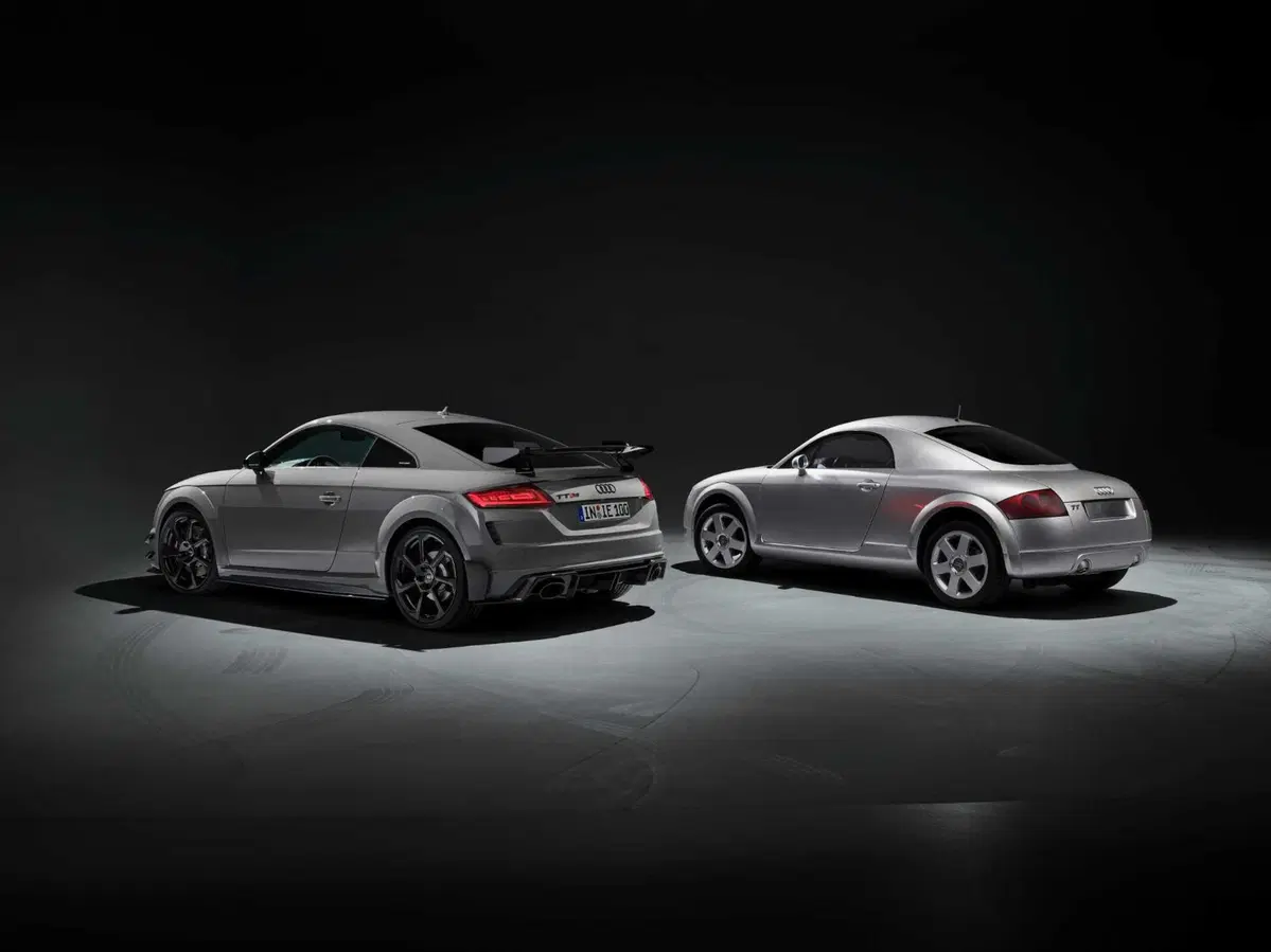 La salutiamo con rispetto: Audi TT, addio dopo 25 anni, ma 5 italiani avranno l'ultima (8)