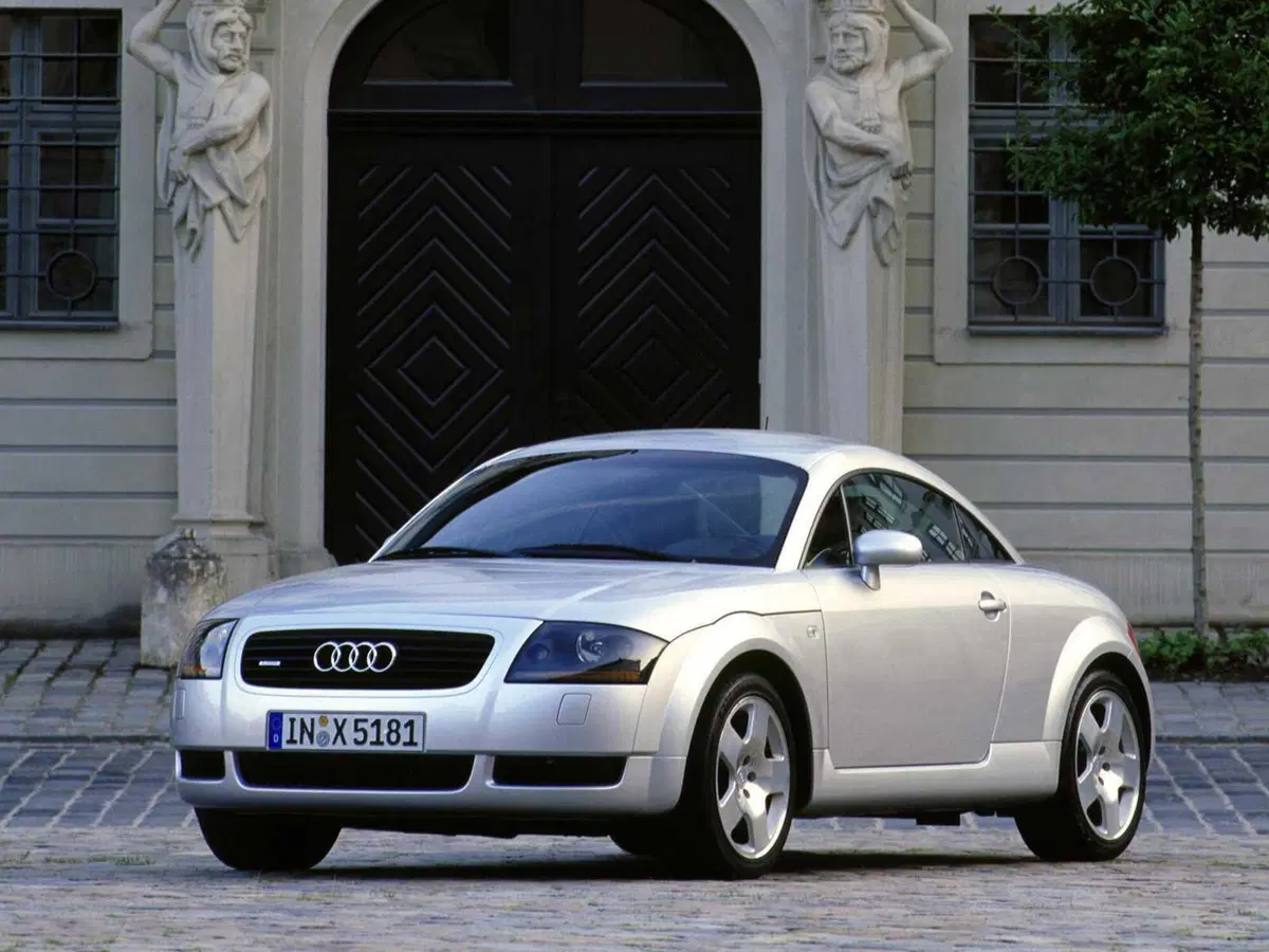 La salutiamo con rispetto: Audi TT, addio dopo 25 anni, ma 5 italiani avranno l'ultima (13)