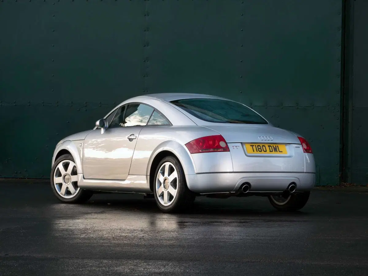 La salutiamo con rispetto: Audi TT, addio dopo 25 anni, ma 5 italiani avranno l'ultima (15)