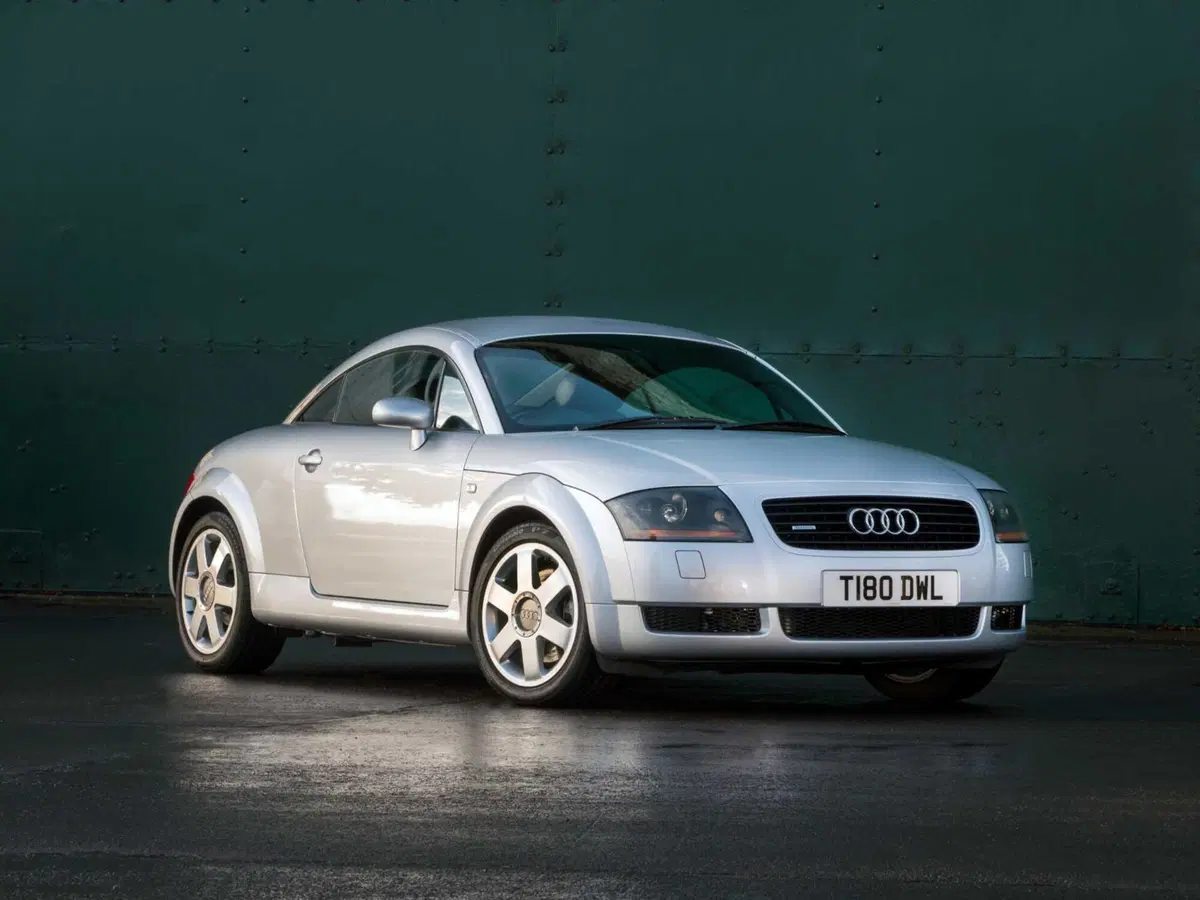 La salutiamo con rispetto: Audi TT, addio dopo 25 anni, ma 5 italiani avranno l'ultima (17)