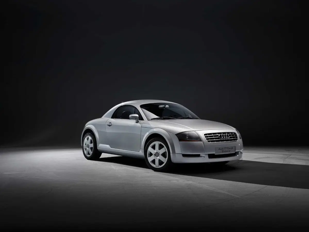 La salutiamo con rispetto: Audi TT, addio dopo 25 anni, ma 5 italiani avranno l'ultima (19)