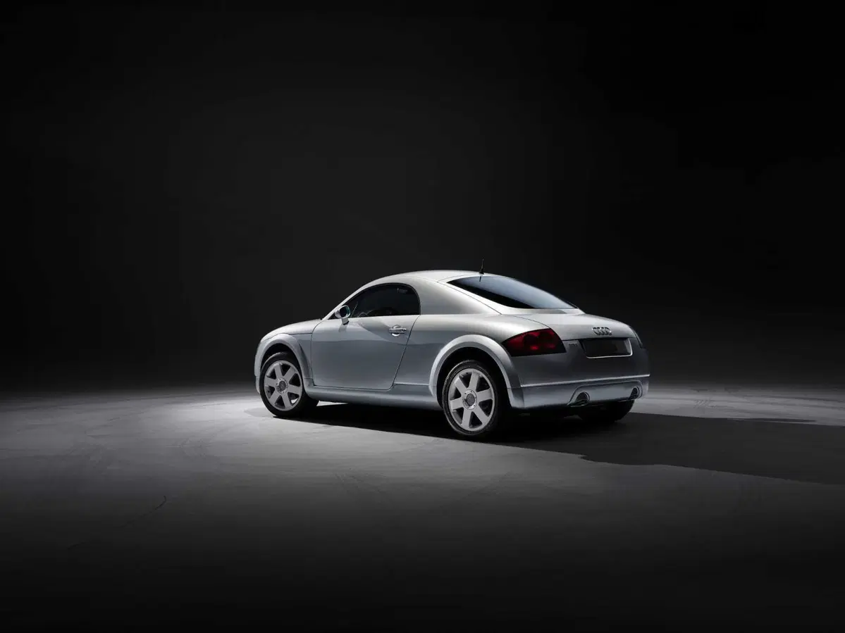 La salutiamo con rispetto: Audi TT, addio dopo 25 anni, ma 5 italiani avranno l'ultima (20)
