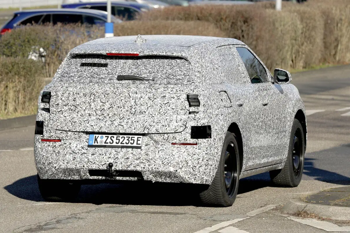 Nuovo Suv Ford elettrico, più tedesco che americano [Foto Spia] (3)