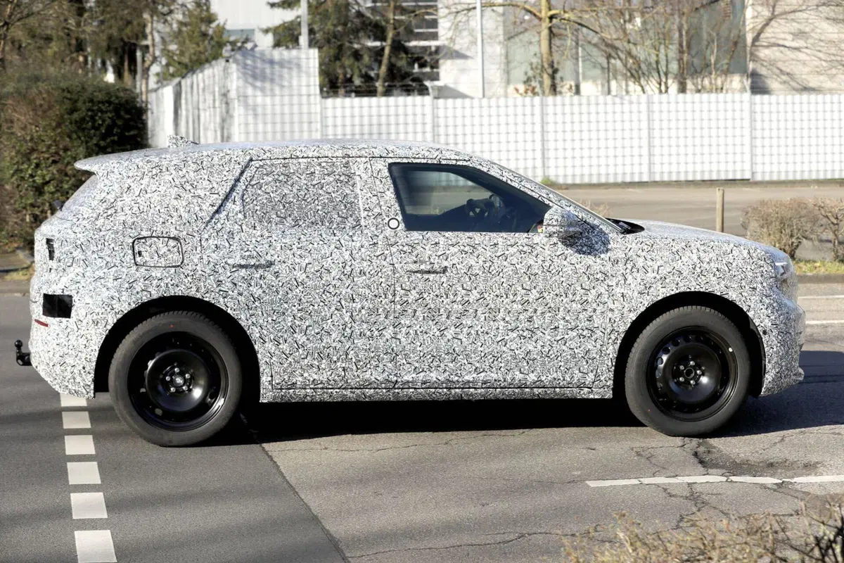 Nuovo Suv Ford elettrico, più tedesco che americano [Foto Spia] (5)