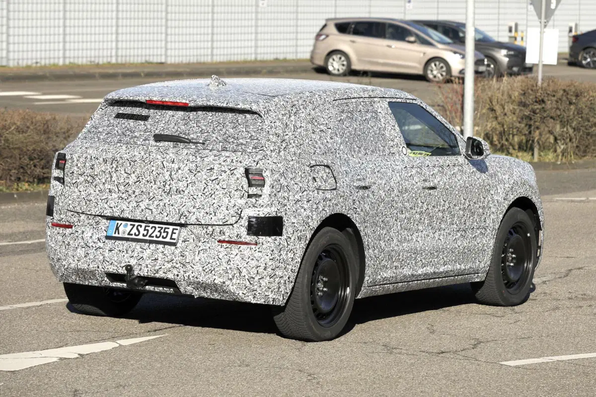 Nuovo Suv Ford elettrico, più tedesco che americano [Foto Spia] (6)