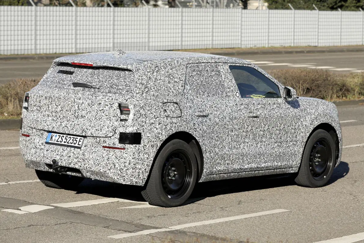 Nuovo Suv Ford elettrico, più tedesco che americano [Foto Spia] (7)