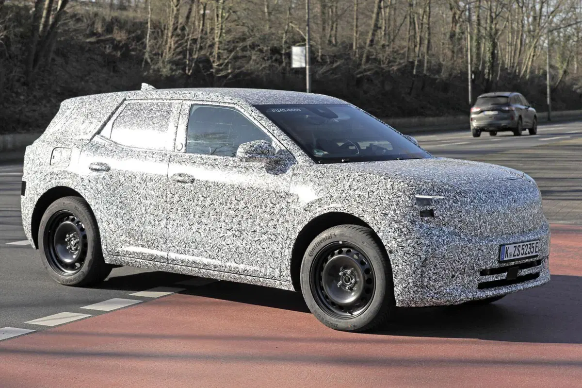 Nuovo Suv Ford elettrico, più tedesco che americano [Foto Spia] (8)