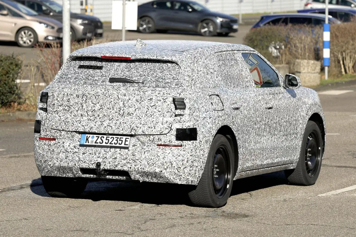 Nuovo Suv Ford elettrico, più tedesco che americano [Foto Spia] (12)